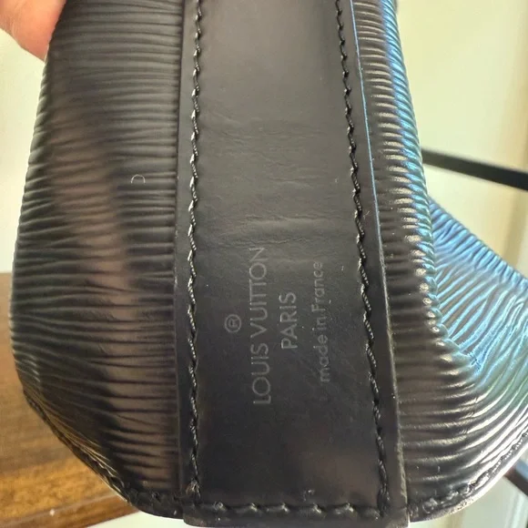 Louis Vuitton Epi Sac De Paule PM Leather Shoulder Bag - Picture 5 of 14